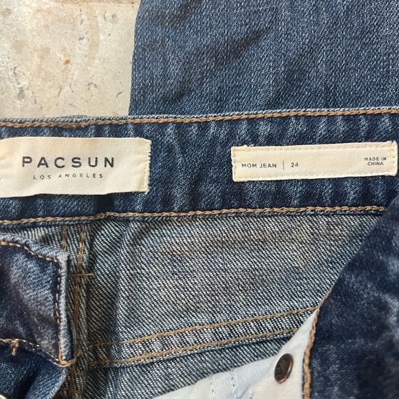 PacSun Ripped and Distressed Mom Jeans Size 0 - Picture 3 of 4